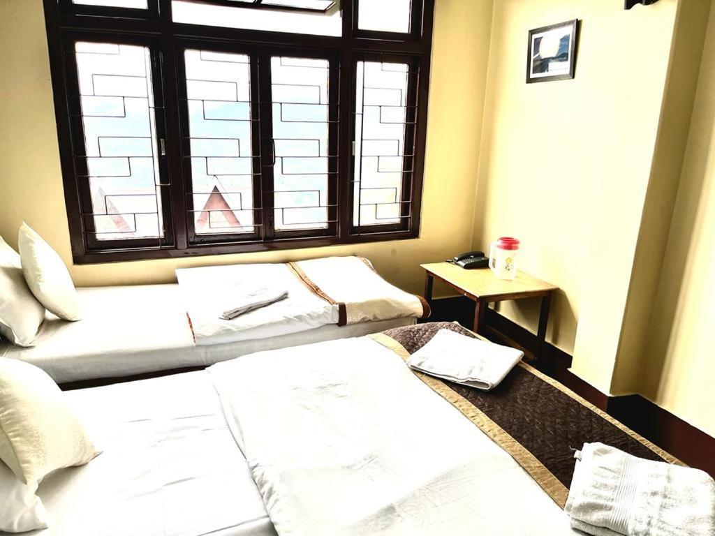 Hotel Red Rose Gangtok Exteriör bild