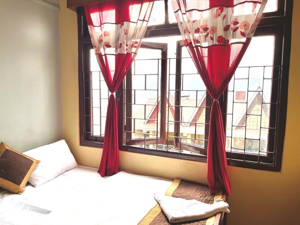 Hotel Red Rose Gangtok Exteriör bild