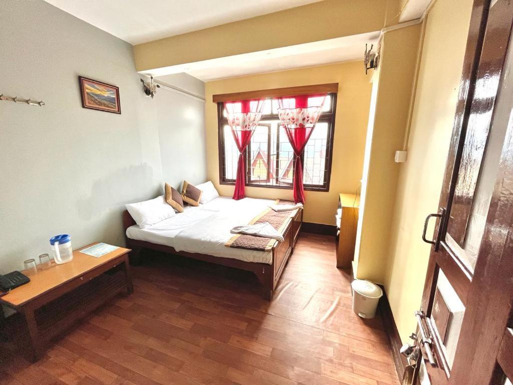 Hotel Red Rose Gangtok Exteriör bild